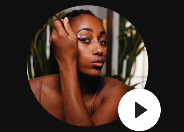 Animación mostrando YouTube sin anuncios — videos ilimitados sin interrupciones